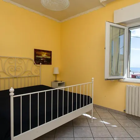 M116 - Marcelli, Bilocale In Centro E Fronte Mare Apartamento *